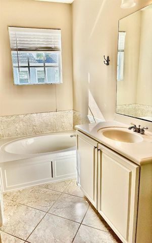 114 Locustberry Lane 105, Jupiter, FL 33458