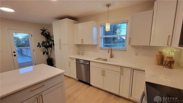 2421 Louisiana Drive, Xenia, OH 45385