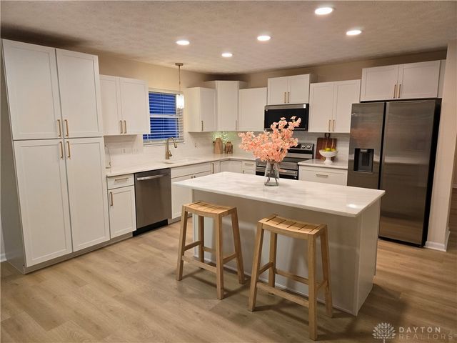 2421 Louisiana Drive, Xenia, OH 45385