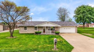 2207 S Fairview Drive, Shelbyville, IN 46176