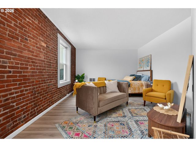 708 N KILLINGSWORTH St 11, Portland, OR 97217