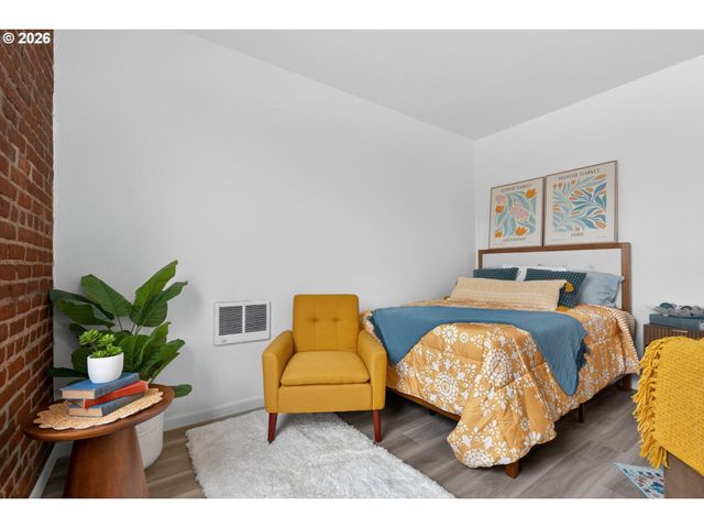 708 N KILLINGSWORTH St 11, Portland, OR 97217