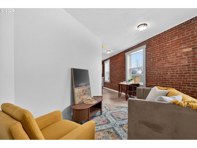 708 N KILLINGSWORTH St 11, Portland, OR 97217