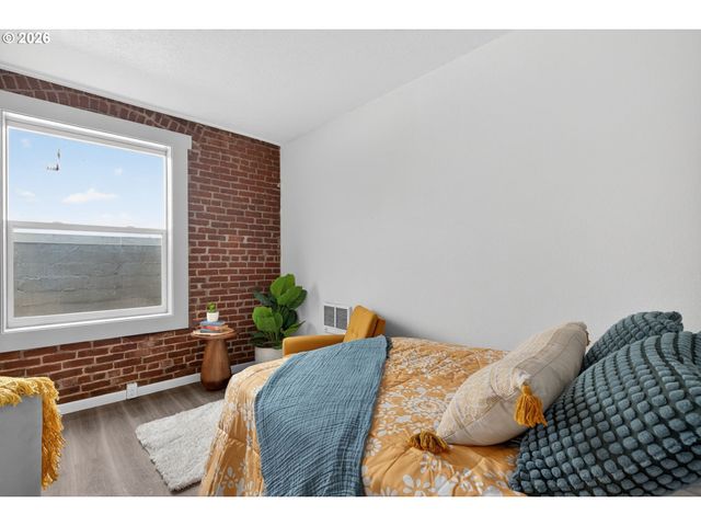 708 N KILLINGSWORTH St 11, Portland, OR 97217