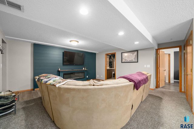 4304 W Mesa Pass Pass, Sioux Falls, SD 57106