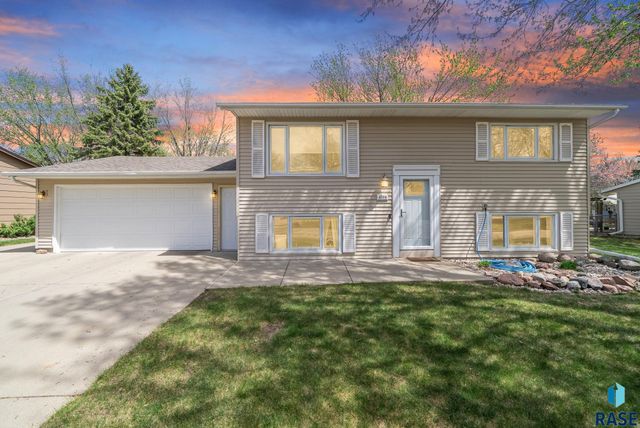 4304 W Mesa Pass Pass, Sioux Falls, SD 57106