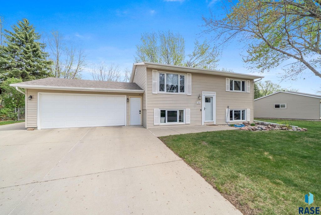 4304 W Mesa Pass Pass, Sioux Falls, SD 57106