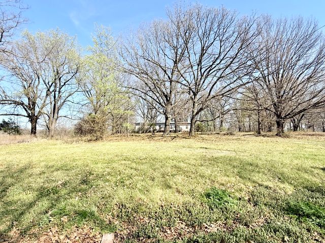 10240 Lawrence 1000, La Russell, MO 64848