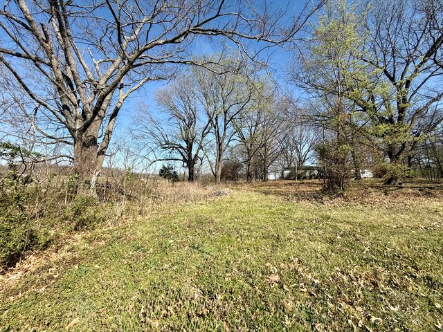 10240 Lawrence 1000, La Russell, MO 64848