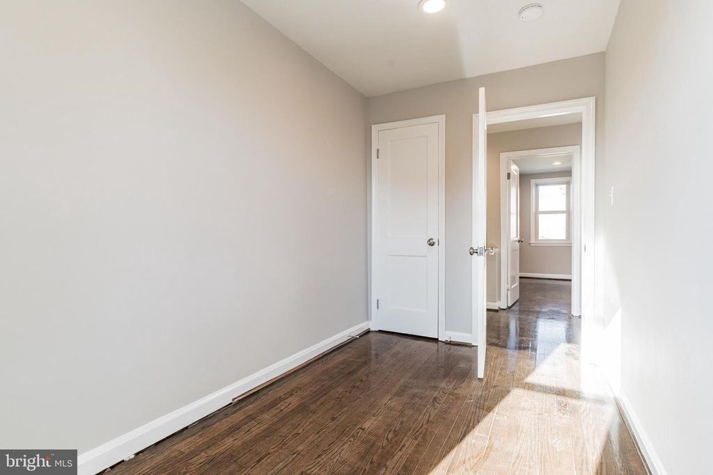 Image 6 of property listing at 413 ROGERS AVE, Glen Burnie, MD 21060