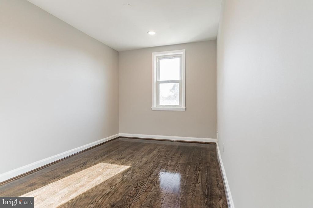 Image 8 of property listing at 413 ROGERS AVE, Glen Burnie, MD 21060