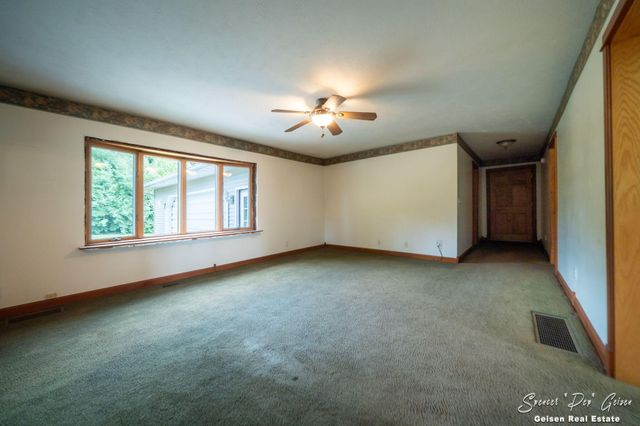 7961 W Sidney Road, Montcalm Twp, MI 48838