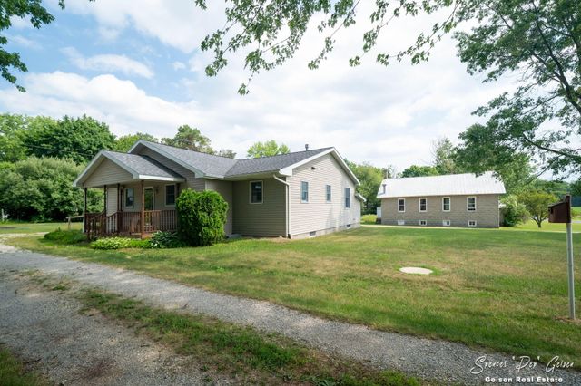 7961 W Sidney Road, Montcalm Twp, MI 48838