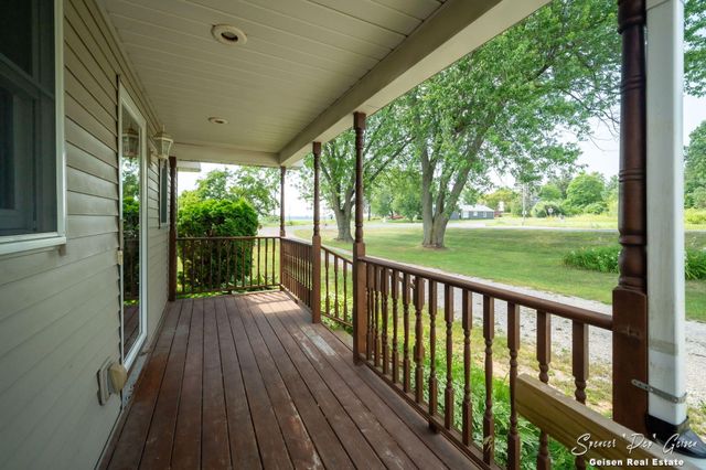 7961 W Sidney Road, Montcalm Twp, MI 48838