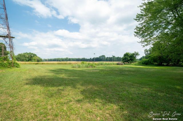 7961 W Sidney Road, Montcalm Twp, MI 48838