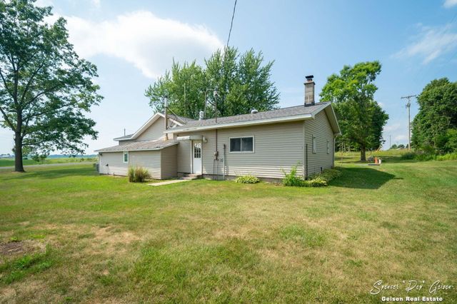 7961 W Sidney Road, Montcalm Twp, MI 48838