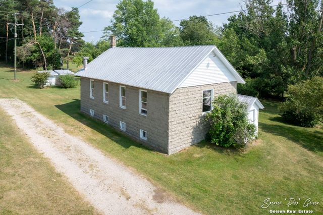 7961 W Sidney Road, Montcalm Twp, MI 48838