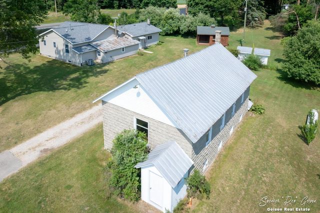 7961 W Sidney Road, Montcalm Twp, MI 48838