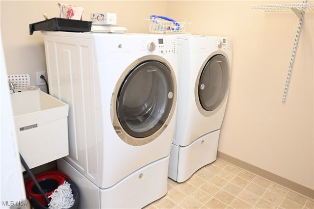 170 Sandy Court 7, New Middletown, OH 44442