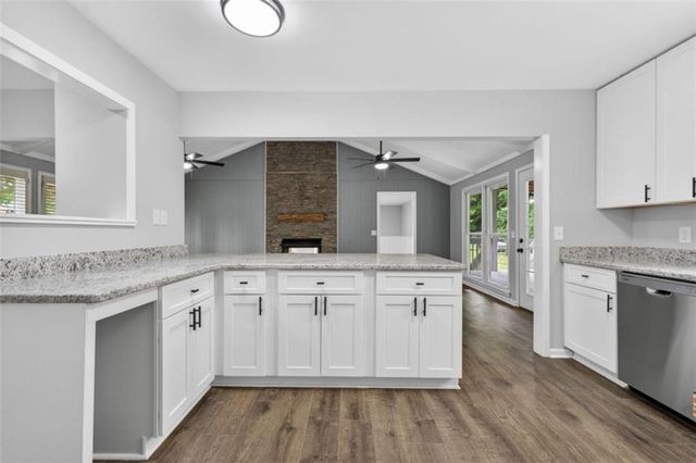 76 Willis Road, Molena, GA 30258