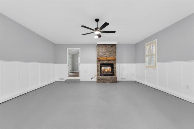 76 Willis Road, Molena, GA 30258
