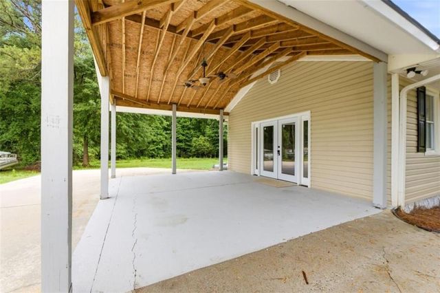 76 Willis Road, Molena, GA 30258