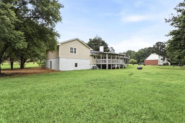 76 Willis Road, Molena, GA 30258