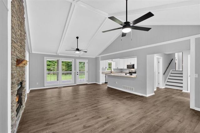 76 Willis Road, Molena, GA 30258