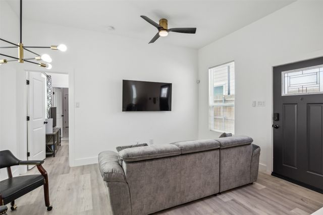 2218 Dyson Street, Dallas, TX 75215
