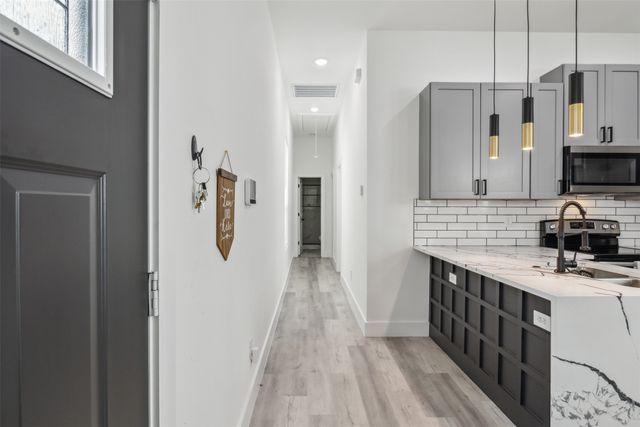 2218 Dyson Street, Dallas, TX 75215