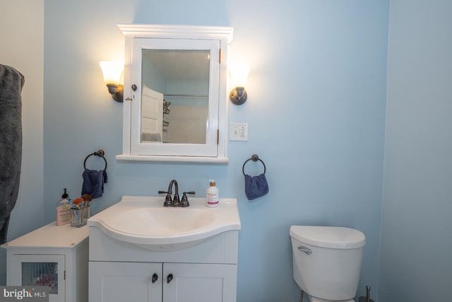 6323 SHERWOOD RD, Philadelphia, PA 19151