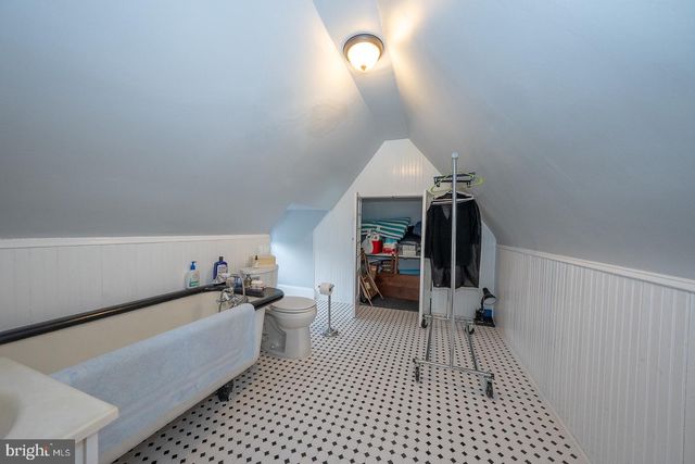 6323 SHERWOOD RD, Philadelphia, PA 19151