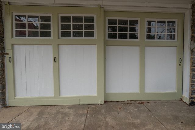 6323 SHERWOOD RD, Philadelphia, PA 19151