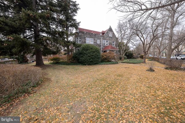 6323 SHERWOOD RD, Philadelphia, PA 19151