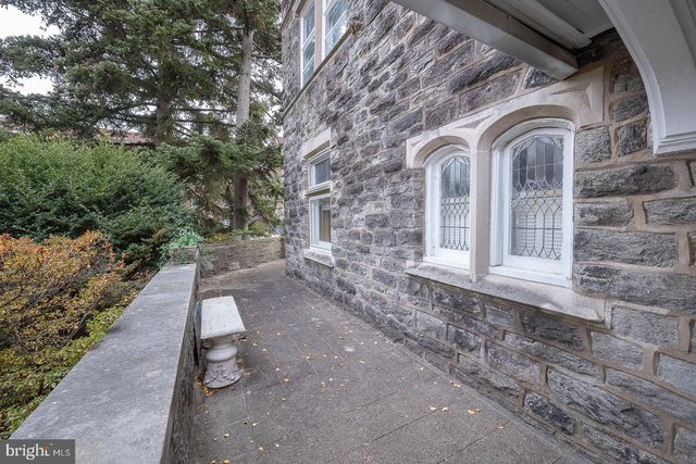 6323 SHERWOOD RD, Philadelphia, PA 19151