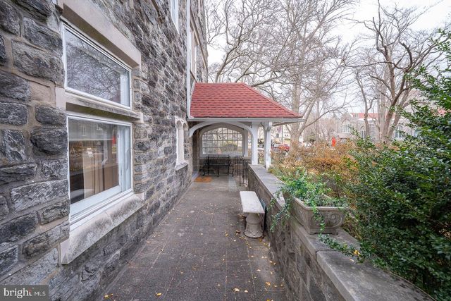 6323 SHERWOOD RD, Philadelphia, PA 19151