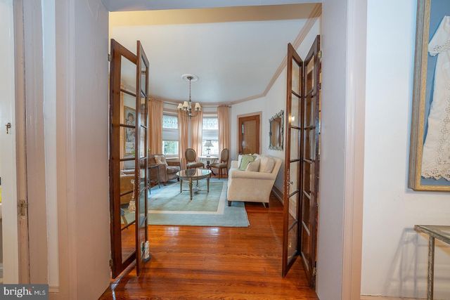 6323 SHERWOOD RD, Philadelphia, PA 19151