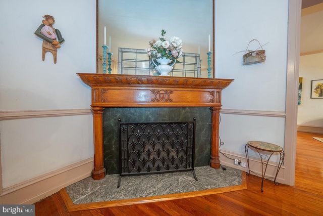 6323 SHERWOOD RD, Philadelphia, PA 19151