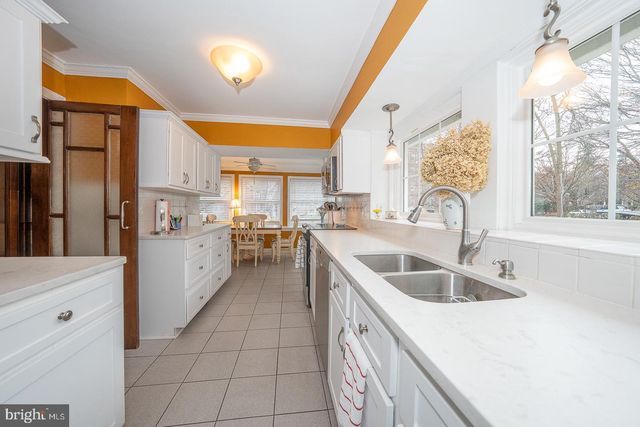 6323 SHERWOOD RD, Philadelphia, PA 19151