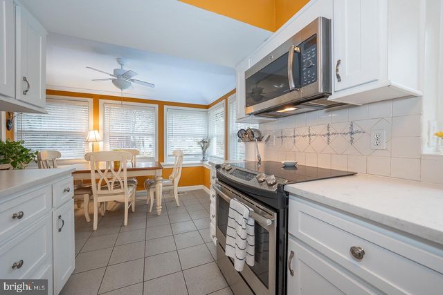 6323 SHERWOOD RD, Philadelphia, PA 19151