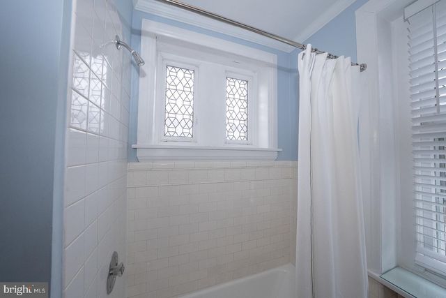 6323 SHERWOOD RD, Philadelphia, PA 19151