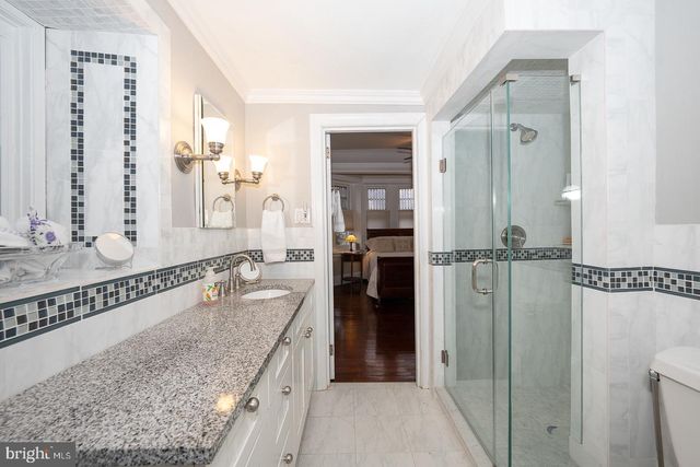 6323 SHERWOOD RD, Philadelphia, PA 19151