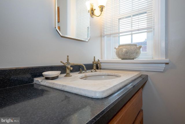 6323 SHERWOOD RD, Philadelphia, PA 19151