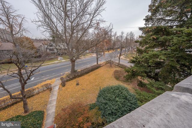 6323 SHERWOOD RD, Philadelphia, PA 19151