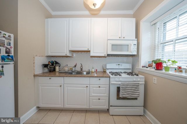 6323 SHERWOOD RD, Philadelphia, PA 19151