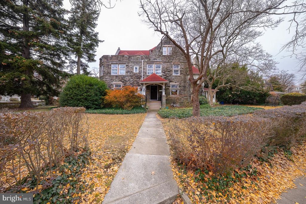 6323 SHERWOOD RD, Philadelphia, PA 19151