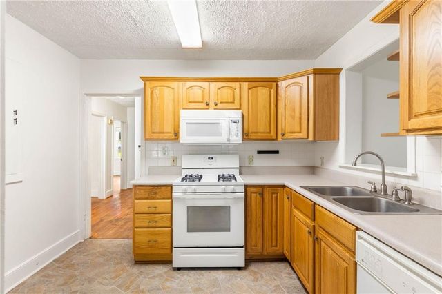 2510 Jewel Street, East Point, GA 30344
