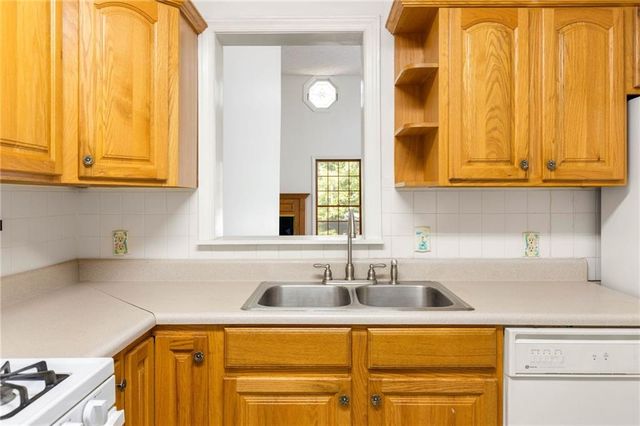 2510 Jewel Street, East Point, GA 30344