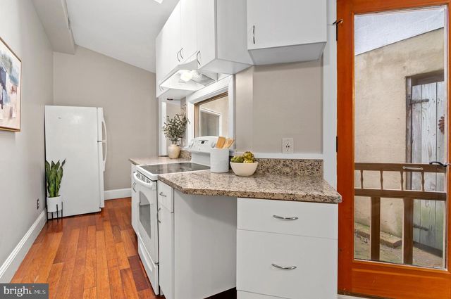 2010 FOUNTAIN ST, Baltimore, MD 21231