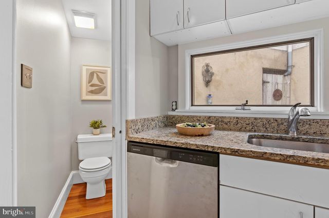 2010 FOUNTAIN ST, Baltimore, MD 21231